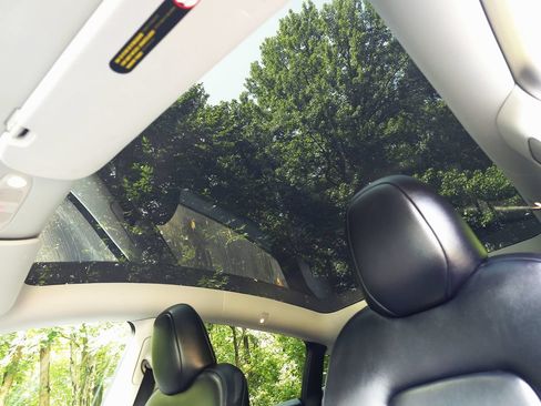 Used 2025 Tesla Model Y Long Range RWD image 53