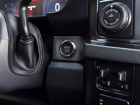 Used 2026 Ford F450 Platinum w/ FX4 Off-Road Package image 24