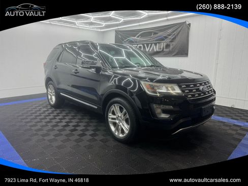 Used 2017 Ford Explorer XLT w/ Equipment Group 202A AWD/4WD image 1