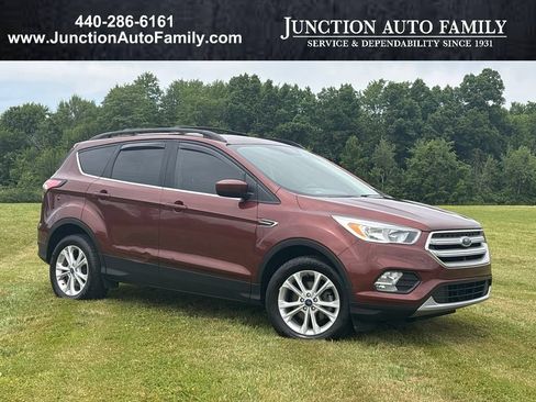 Used 2018 Ford Escape SE w/ SE Sync 3 Package FWD image 1
