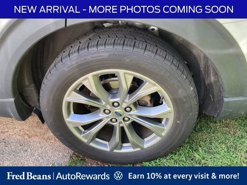 Used 2022 Ford Explorer XLT w/ Equipment Group 202A AWD/4WD image 7