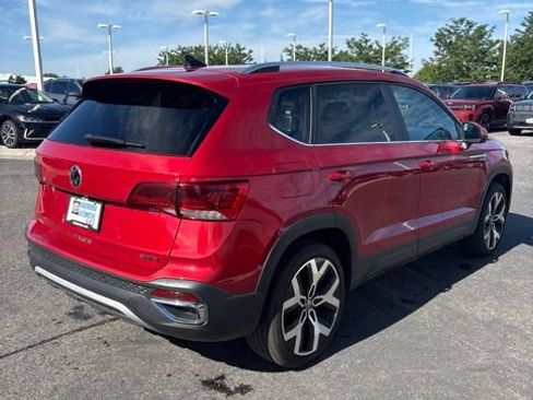 Used 2022 Volkswagen Taos SEL AWD/4WD image 2
