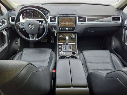 Used 2016 Volkswagen Touareg Executive AWD/4WD image 18