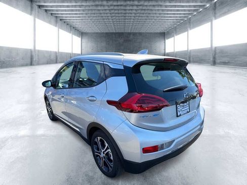 Used 2019 Chevrolet Bolt Premier w/ Infotainment Package FWD image 3