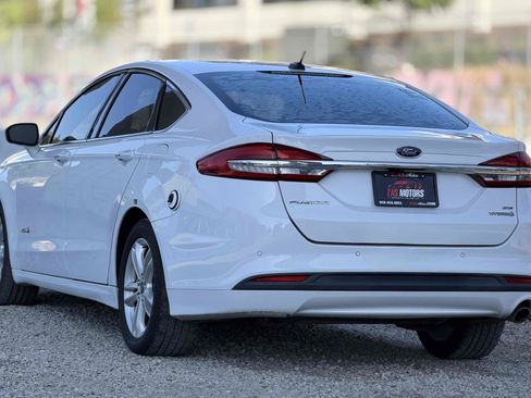 Used 2018 Ford Fusion SE w/ Equipment Group 602A FWD image 7