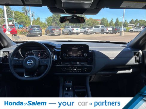 Used 2025 Nissan Pathfinder Rock Creek AWD/4WD image 10