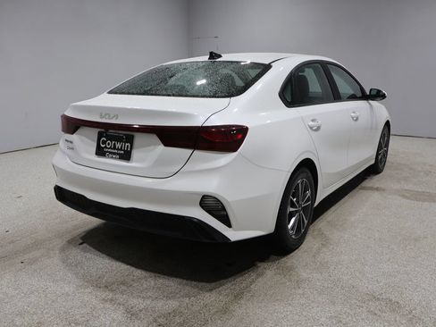 Used 2024 Kia Forte LXS FWD image 2