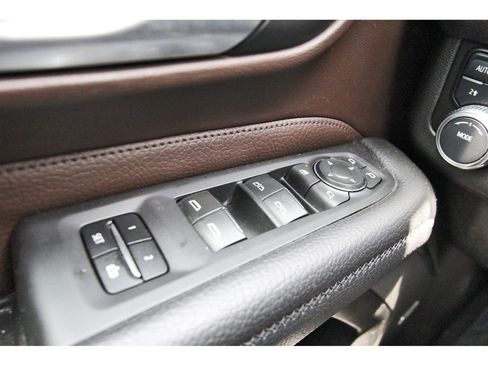 Used 2022 GMC Yukon Denali AWD/4WD image 14