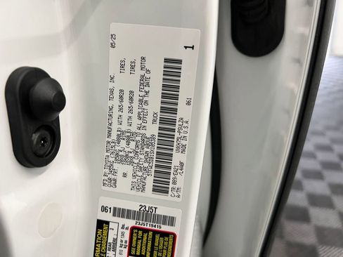 Used 2025 Toyota Tundra Limited image 19