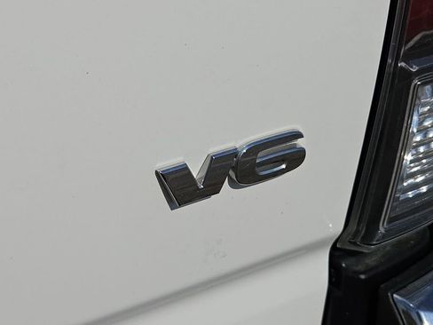 Used 2021 Toyota Tacoma TRD Off-Road image 9