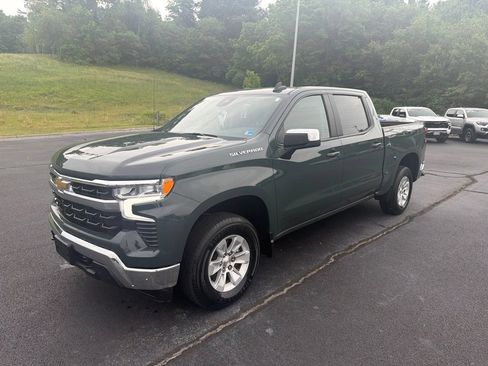 Used 2025 Chevrolet Silverado 1500 LT AWD/4WD image 4