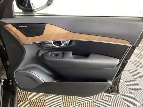 New 2025 Volvo XC90 T8 Plus w/ Protection Package Premier image 22
