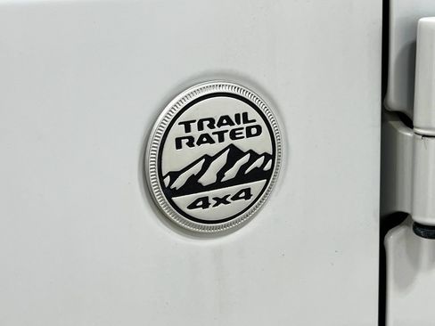 Used 2020 Jeep Wrangler Sport AWD/4WD image 39