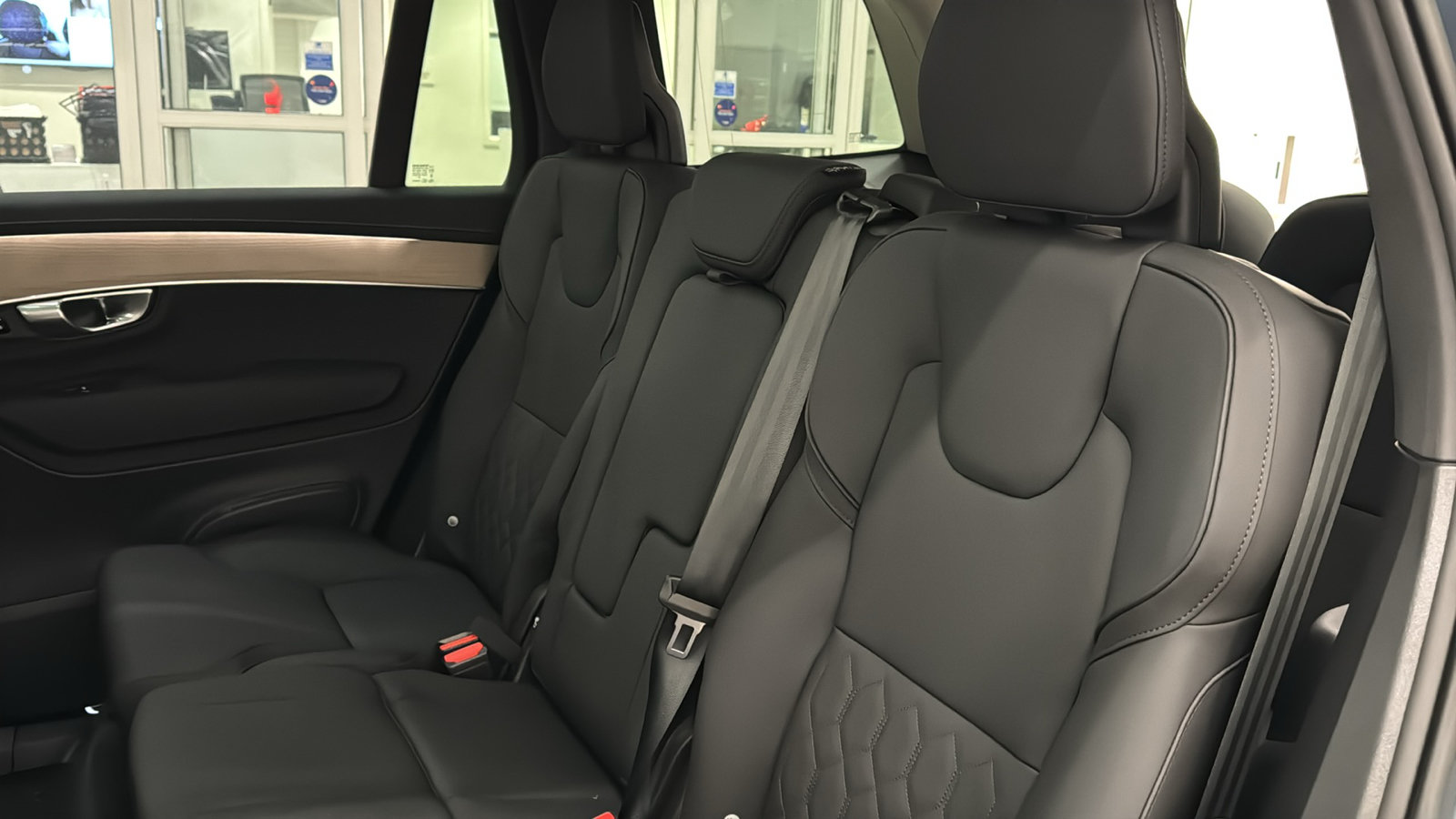 New 2026 Volvo XC90 T8 Plus w/ Protection Package Premier AWD/4WD image 26
