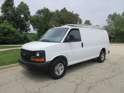 Used 2014 Chevrolet Express 2500 RWD image 25