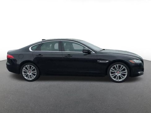 Used 2020 Jaguar XF Prestige image 7