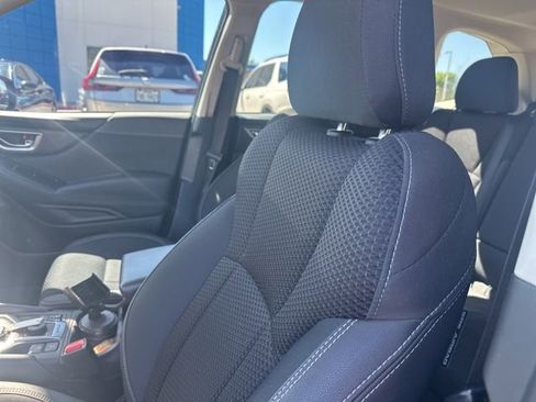 Used 2022 Subaru Forester Premium image 7