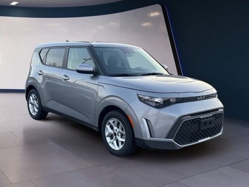 Certified 2023 Kia Soul LX w/ LX Technology Package image 7