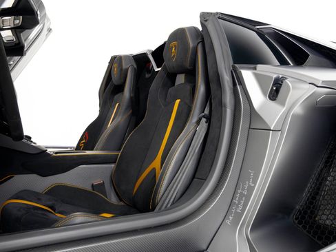 Used 2020 Lamborghini Aventador SVJ image 18