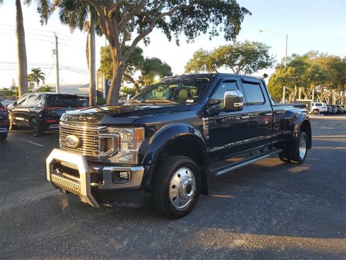 Used 2022 Ford F450 XLT w/ XLT Value Package image 3