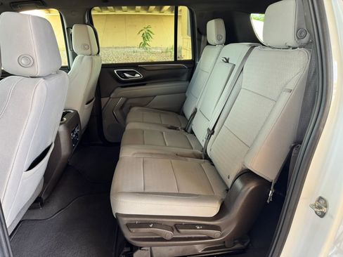 Used 2023 Chevrolet Suburban LS RWD image 19