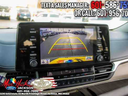 Used 2022 Toyota Sienna Limited image 20