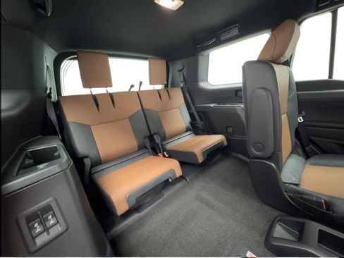 Used 2026 Lexus GX 550 w/ Cold Area Package AWD/4WD image 31