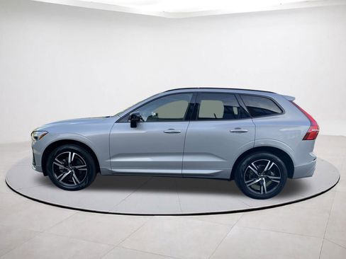 Used 2022 Volvo XC60 B5 R-Design image 4