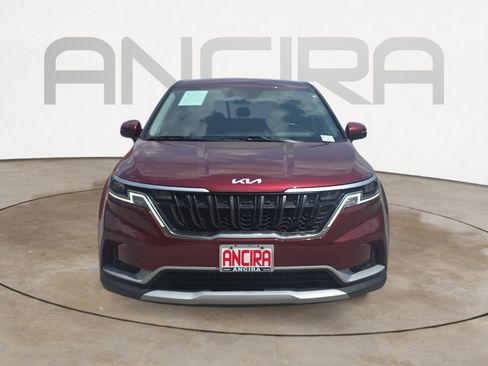 Certified 2024 Kia Carnival LX FWD image 3