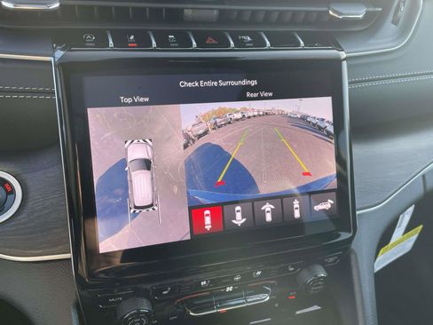 New 2025 Jeep Grand Cherokee Limited image 4