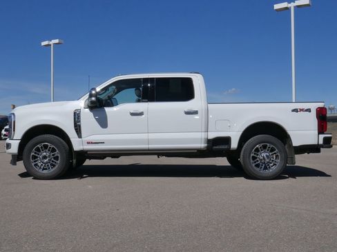 Used 2025 Ford F350 Platinum w/ Platinum Plus Package image 3