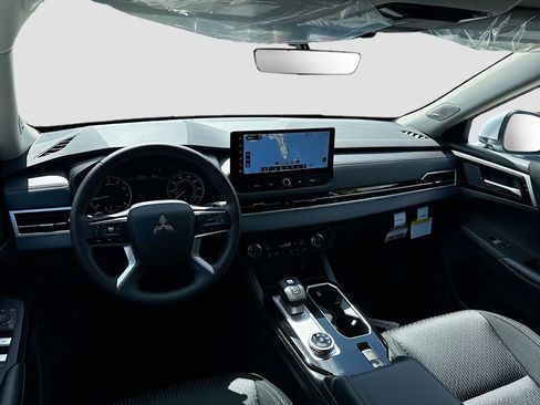 New 2026 Mitsubishi Outlander ES FWD image 23