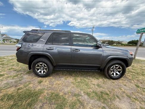 Used 2022 Toyota 4Runner TRD Off-Road Premium AWD/4WD image 8