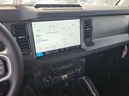 New 2025 Ford Bronco Badlands image 10