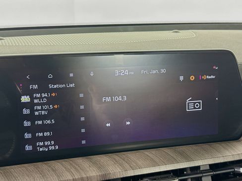 Used 2024 Kia Telluride EX image 17