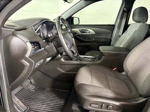 Used 2023 Chevrolet Traverse LT FWD image 23