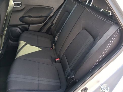 Used 2023 Hyundai Venue SEL image 15