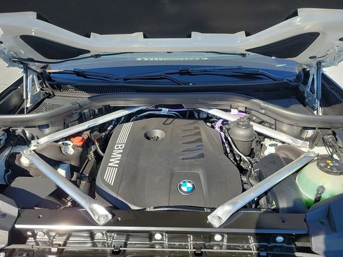 New 2027 BMW X7 xDrive40i w/ M Sport Package AWD/4WD image 36