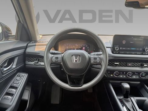 Used 2025 Honda Accord SE image 11