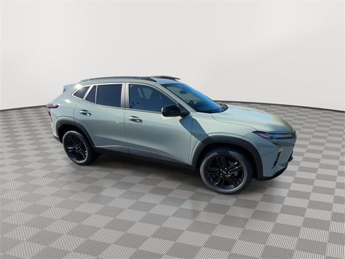 New 2026 Chevrolet Trax ACTIV w/ Driver Confidence Package image 2