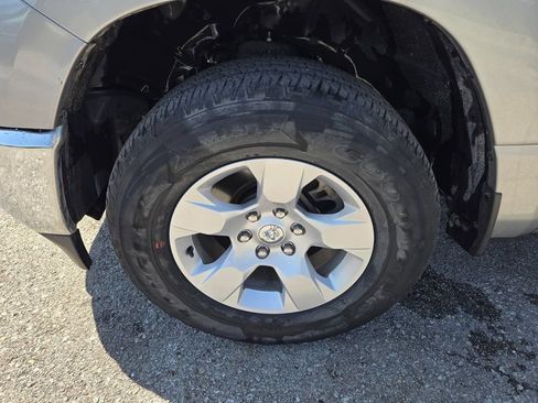 Used 2023 RAM 1500 Big Horn AWD/4WD image 12