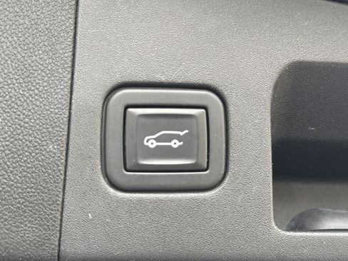 Used 2020 Cadillac XT5 Premium Luxury FWD image 19