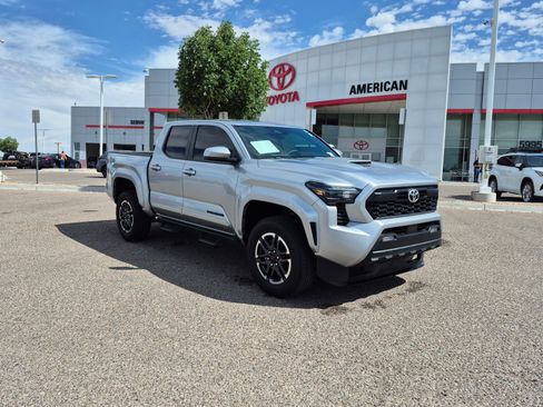 Certified 2025 Toyota Tacoma TRD Sport AWD/4WD image 7