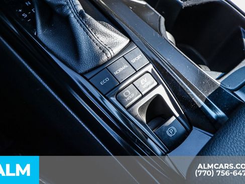 Used 2025 Toyota Camry SE image 47