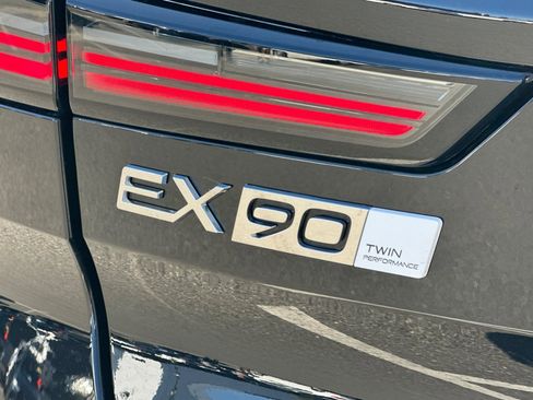 New 2025 Volvo EX90 Ultra image 32