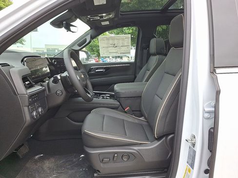 New 2026 Chevrolet Suburban Premier AWD/4WD image 6