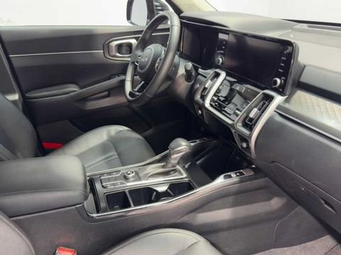 Used 2022 Kia Sorento S FWD image 13