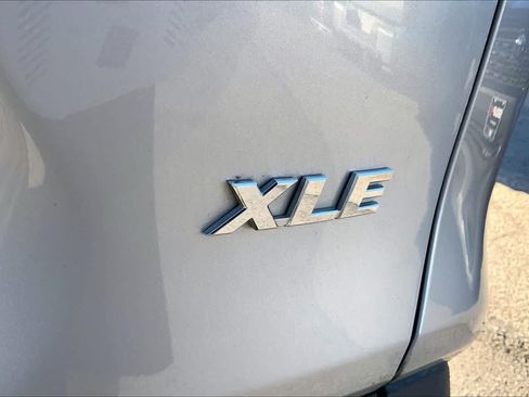 Used 2024 Toyota RAV4 XLE w/ Convenience Package FWD image 10