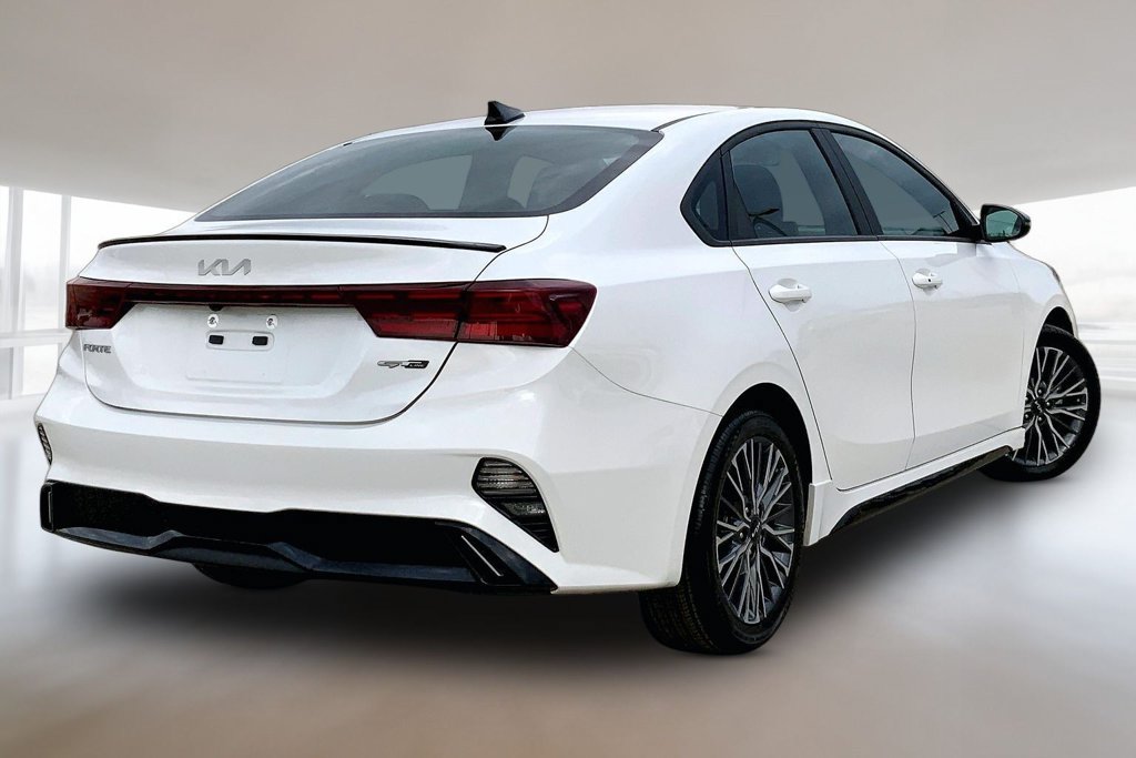 Used 2024 Kia Forte GT-Line w/ GT-Line Premium Package FWD image 2