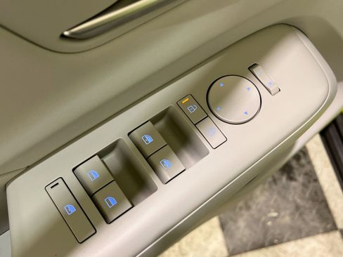 Used 2024 Hyundai Kona Limited image 32